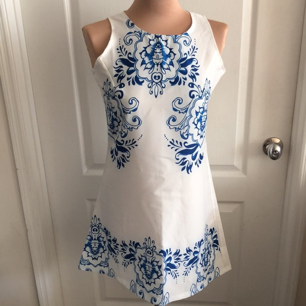 Cute dress white blue Sz Large (junior) Back Zip  New